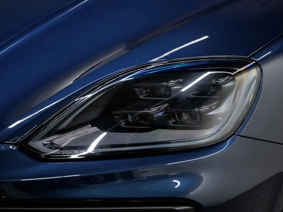 4.0 Turbo E-Hybrid GT | 18-weg | Achterasbest. | Burmester | HUD | Stiksels |