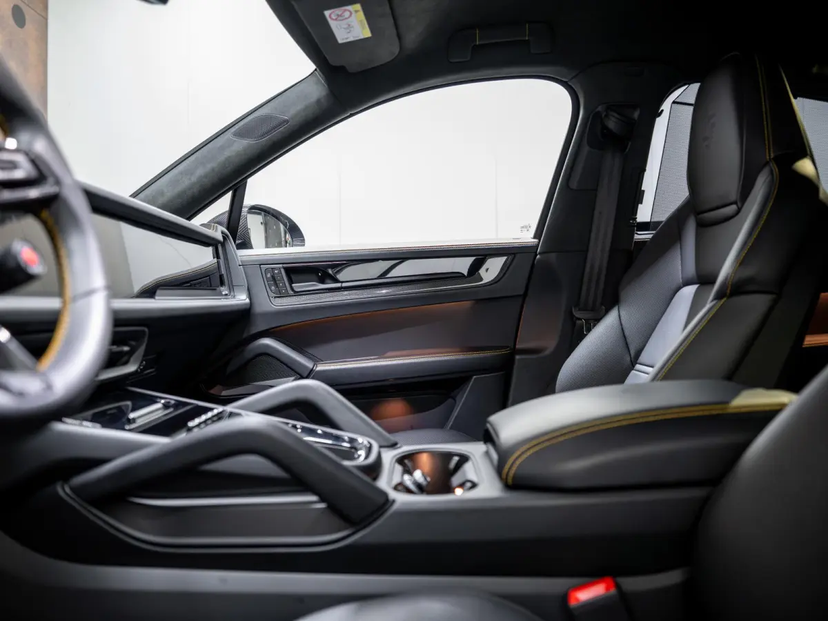 4.0 Turbo E-Hybrid GT | 18-weg | Achterasbest. | Burmester | HUD | Stiksels |