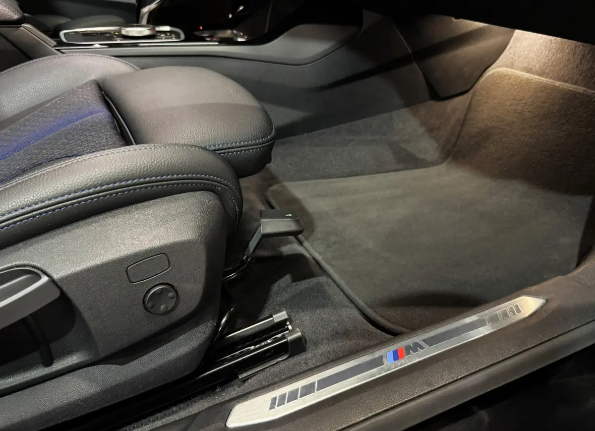 218i High Ex M-Sport|PANO|SFEER|VIRTUAL|BOMVOL!