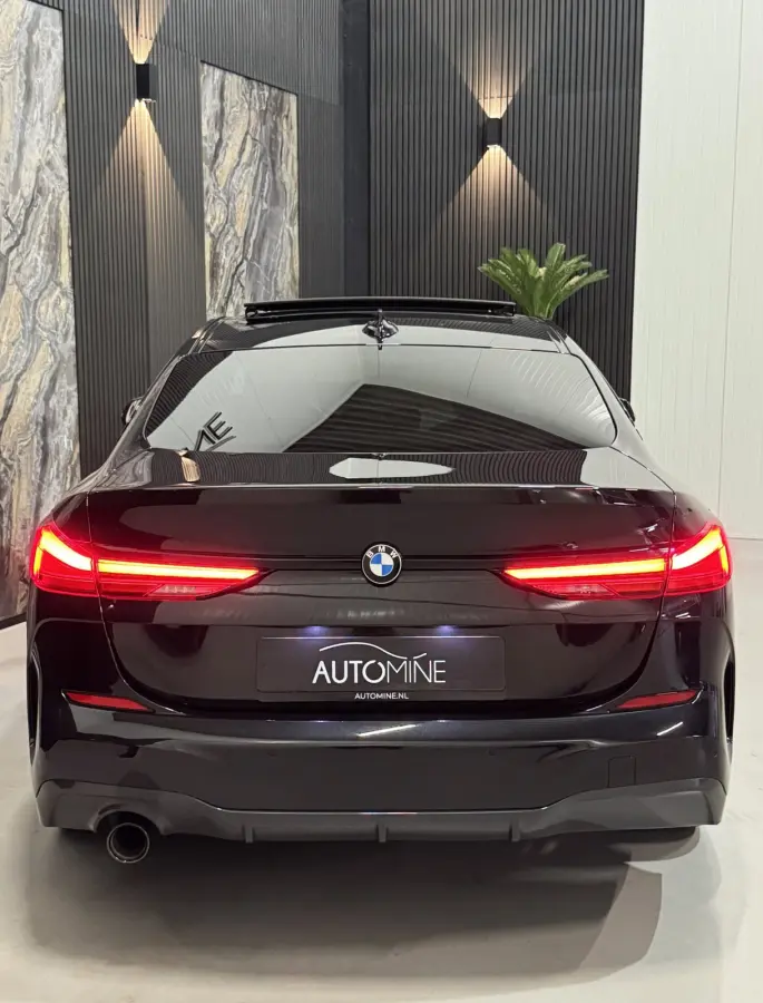 218i High Ex M-Sport|PANO|SFEER|VIRTUAL|BOMVOL!