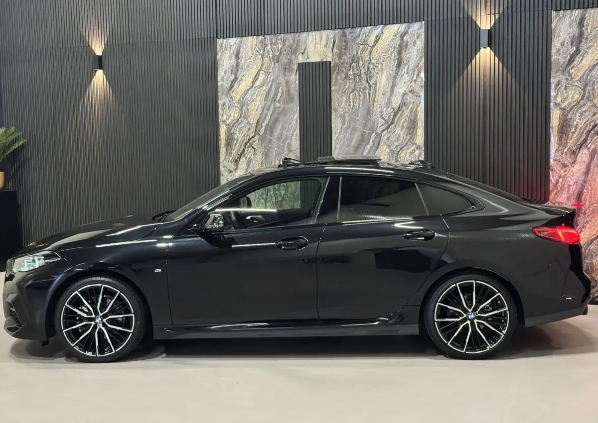 218i High Ex M-Sport|PANO|SFEER|VIRTUAL|BOMVOL!