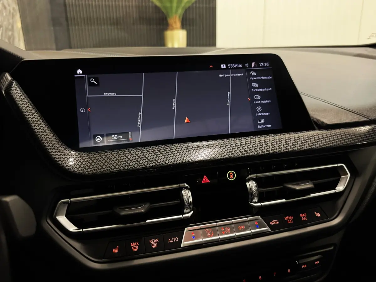 218i High Ex M-Sport|PANO|SFEER|VIRTUAL|BOMVOL!