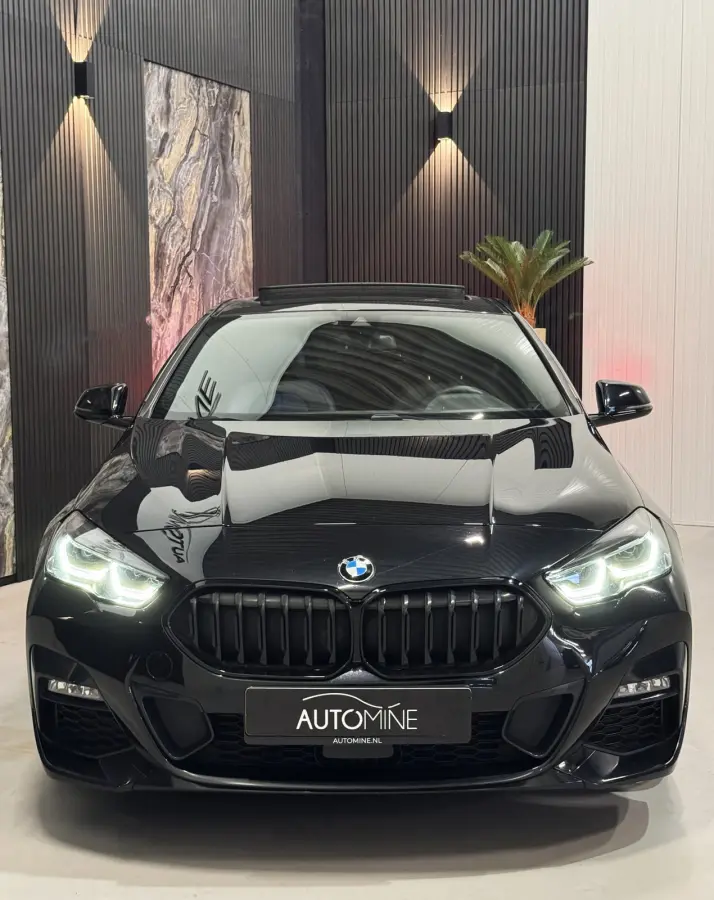 218i High Ex M-Sport|PANO|SFEER|VIRTUAL|BOMVOL!