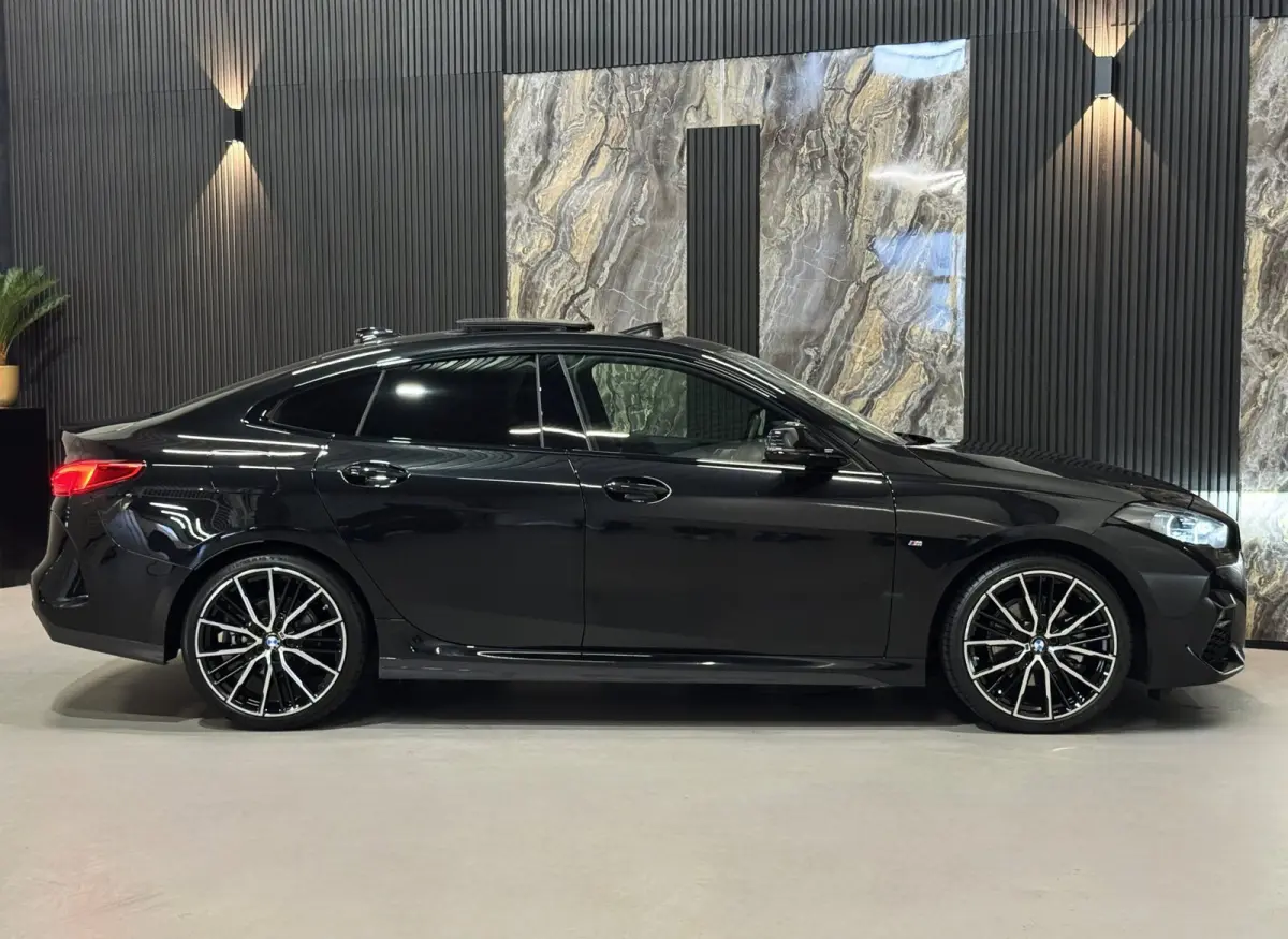 218i High Ex M-Sport|PANO|SFEER|VIRTUAL|BOMVOL!