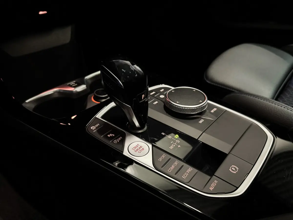 218i High Ex M-Sport|PANO|SFEER|VIRTUAL|BOMVOL!