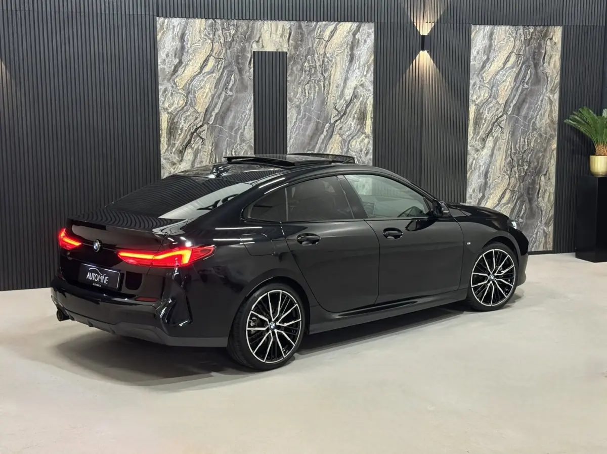 218i High Ex M-Sport|PANO|SFEER|VIRTUAL|BOMVOL!