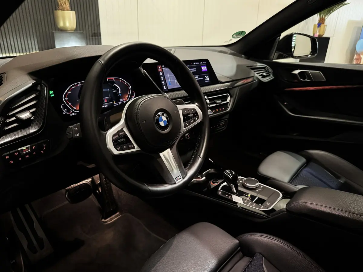 218i High Ex M-Sport|PANO|SFEER|VIRTUAL|BOMVOL!