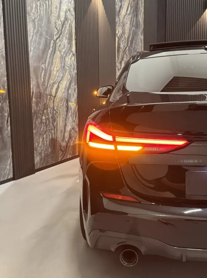 218i High Ex M-Sport|PANO|SFEER|VIRTUAL|BOMVOL!
