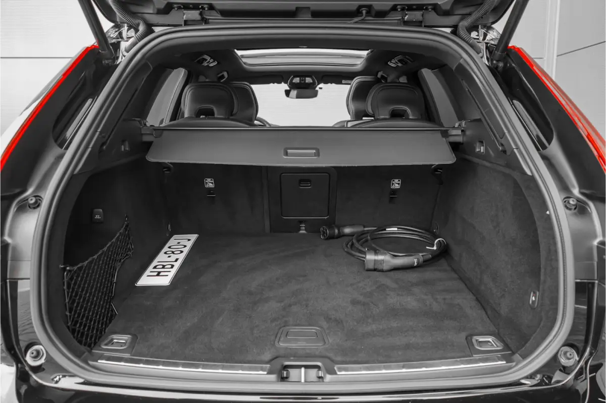 2.0 T6 Plug-in hybrid AWD Plus Dark Pano Trekhaak ACC
