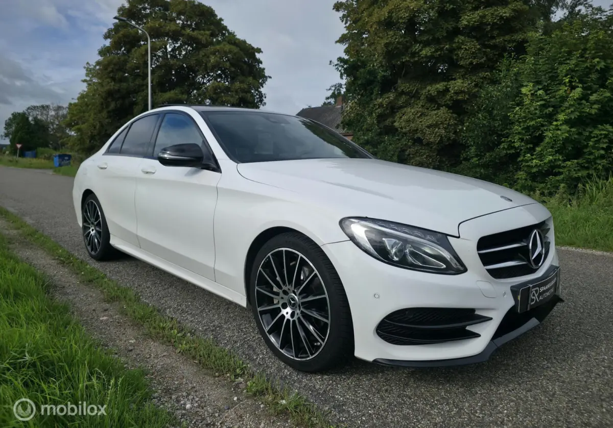 180 AMG / 19 inch / Pano / Leder / Camera