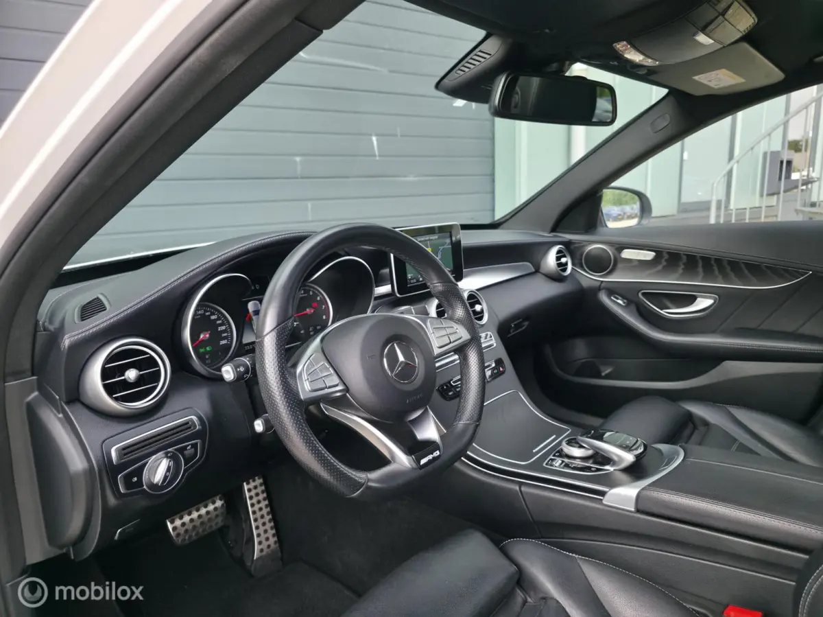 180 AMG / 19 inch / Pano / Leder / Camera