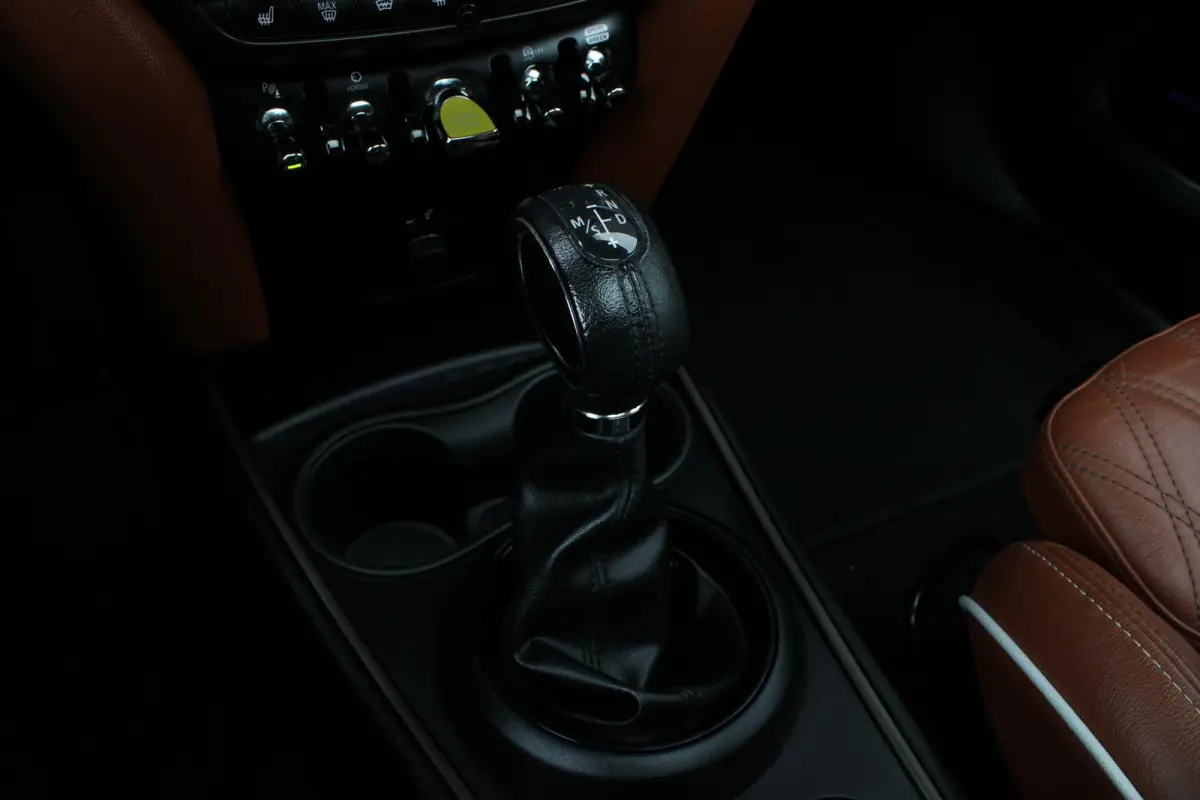 1.5 Cooper ALL4 MINI Yours PANO | LEDER