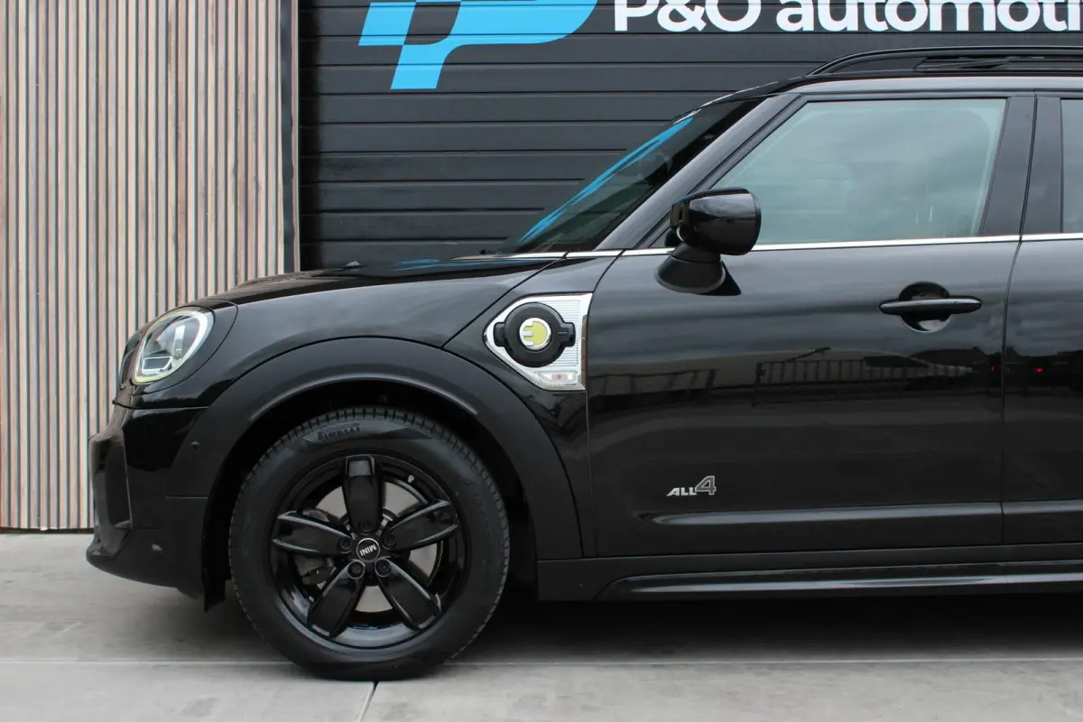 1.5 Cooper ALL4 MINI Yours PANO | LEDER