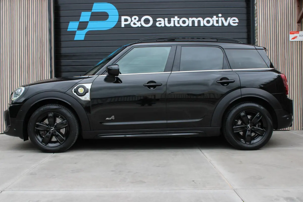 1.5 Cooper ALL4 MINI Yours PANO | LEDER