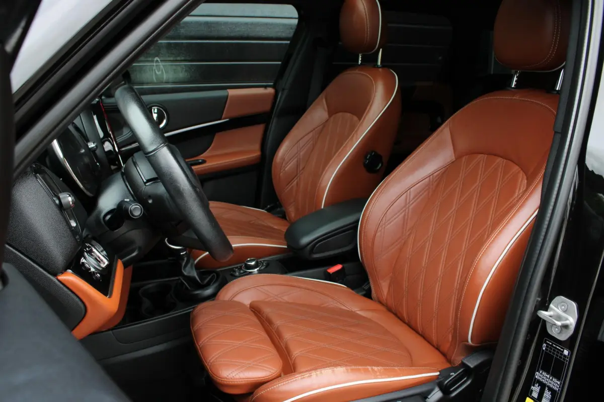 1.5 Cooper ALL4 MINI Yours PANO | LEDER