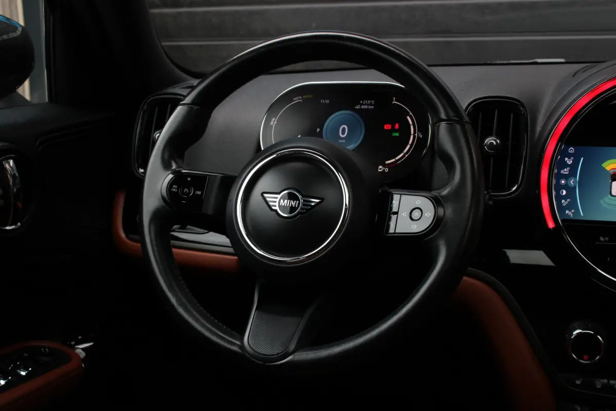1.5 Cooper ALL4 MINI Yours PANO | LEDER