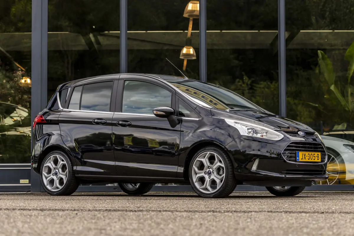1.0 EcoBoost Titanium | Trekhaak | Panoramadak | Zeer nette staat |