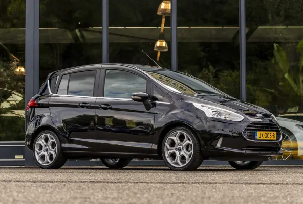 1.0 EcoBoost Titanium | Trekhaak | Panoramadak | Zeer nette staat |