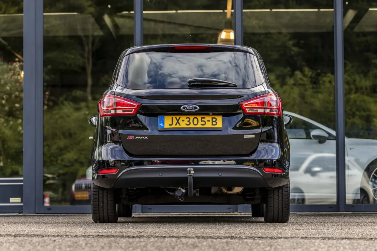1.0 EcoBoost Titanium | Trekhaak | Panoramadak | Zeer nette staat |
