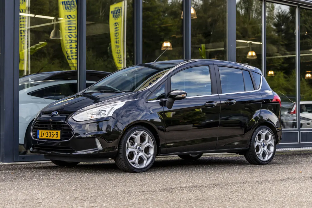 1.0 EcoBoost Titanium | Trekhaak | Panoramadak | Zeer nette staat |