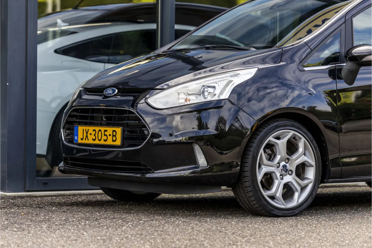 1.0 EcoBoost Titanium | Trekhaak | Panoramadak | Zeer nette staat |