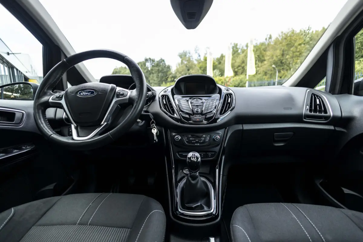 1.0 EcoBoost Titanium | Trekhaak | Panoramadak | Zeer nette staat |