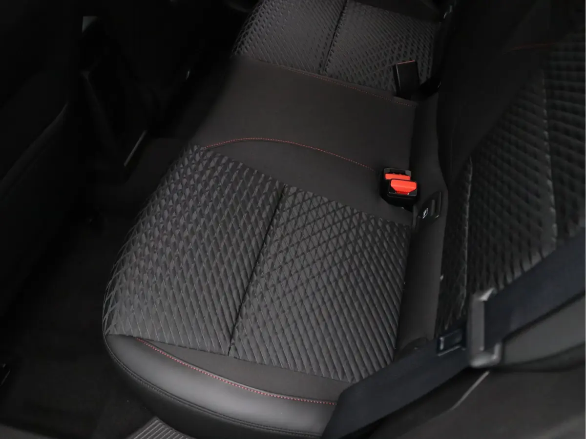 1.8 Hybrid 160pk techno 360° Camera | Adapt. Cruise | Parkeersens. v+a | Stoelverw. | 18" velgen