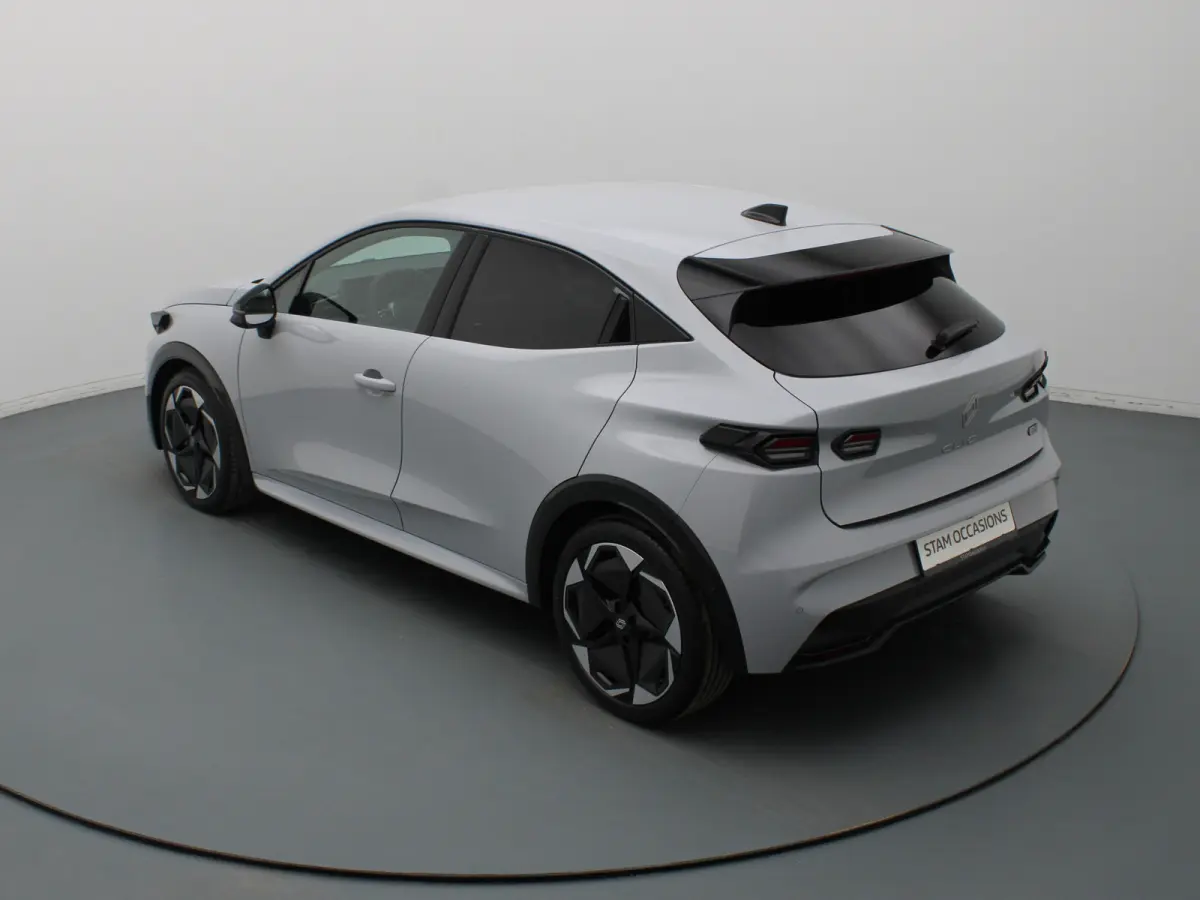 1.8 Hybrid 160pk techno 360° Camera | Adapt. Cruise | Parkeersens. v+a | Stoelverw. | 18" velgen