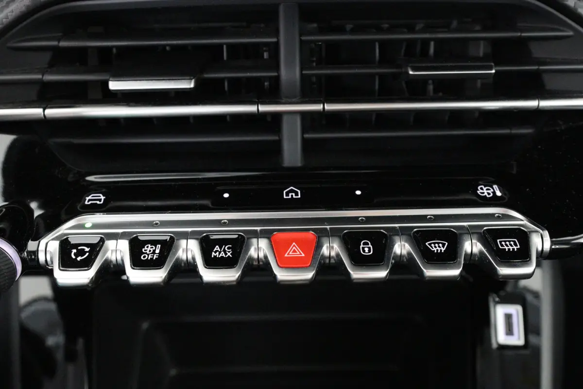 Hybrid 100 e-DCS6 Active | Automaat! | Navi By App | Airco | Cruise Control | LED | DAB | Parkeersensoren