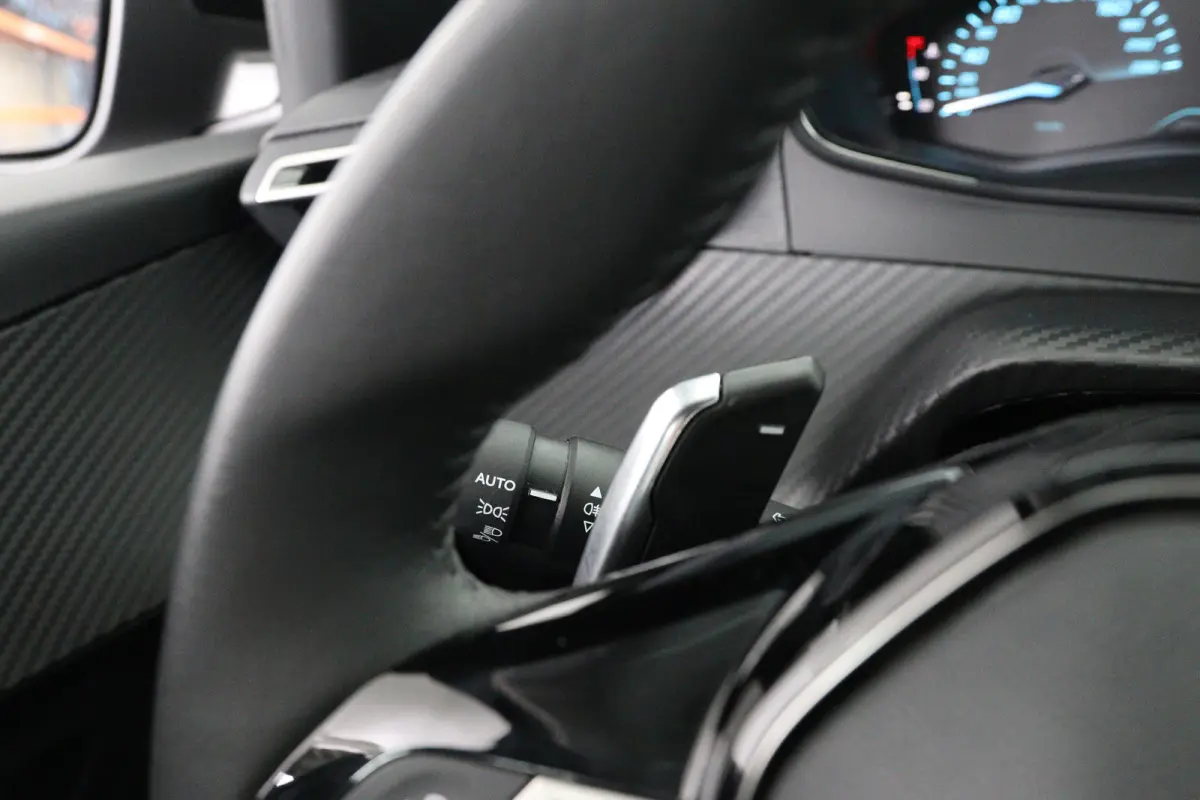 Hybrid 100 e-DCS6 Active | Automaat! | Navi By App | Airco | Cruise Control | LED | DAB | Parkeersensoren