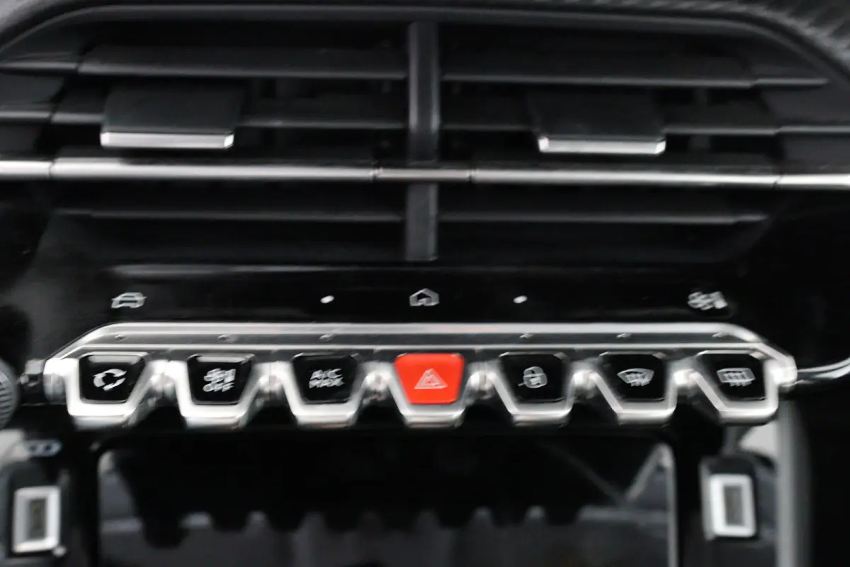 Hybrid 100 e-DCS6 Allure | 1e Eigenaar! | Automaat | LED | Clima | Navi By App | Cruise Control | Parkeersensoren V+A | Lichtmetalen Velgen | Half Leder | DAB