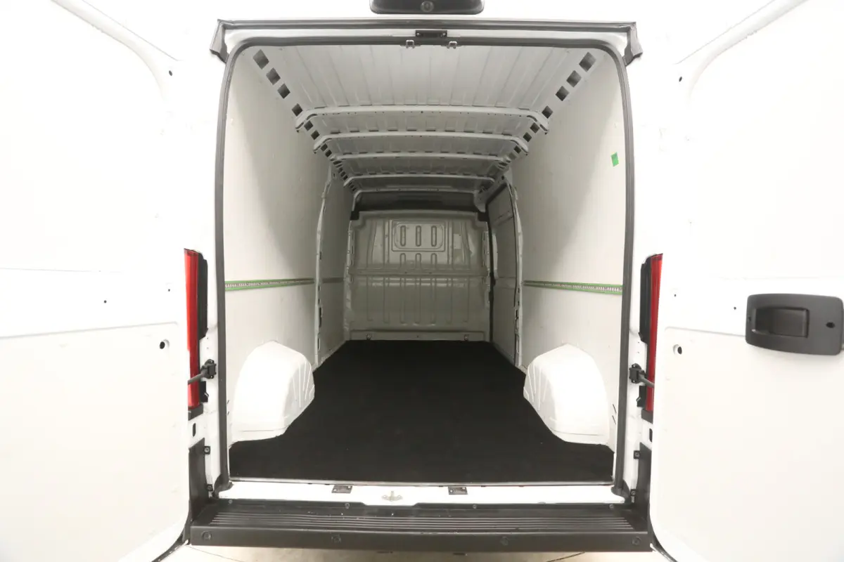2.2 140PK 3,5t L3H2 | Clima | Camera | Cruise | 3 Zits | Carplay | Parkeersens.