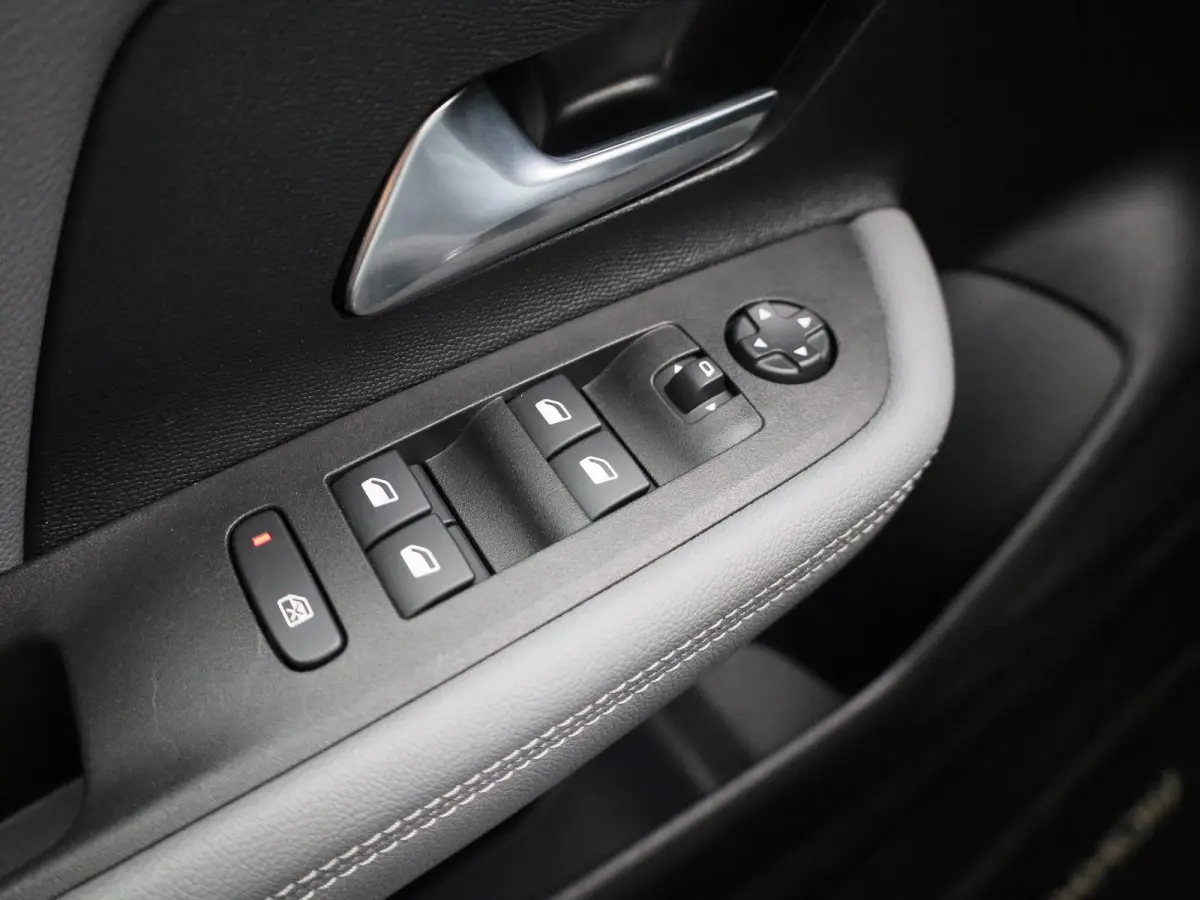 1.2 Elegance | ACHTERUITRIJCAMERA | APPLE CARPLAY - ANDROID AUTO | CLIMATE CONTROL | CRUISE CONTROL | LANE ASSIST |
