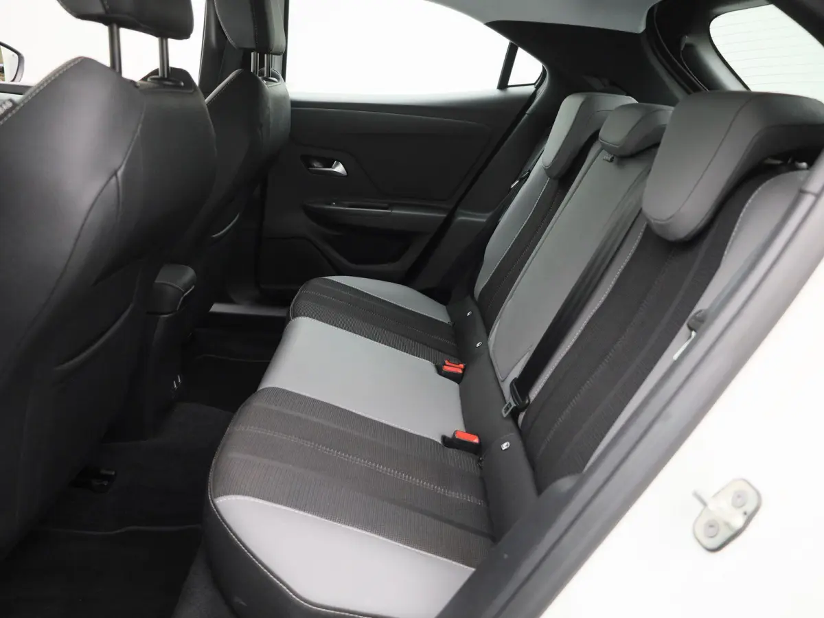 1.2 Elegance | ACHTERUITRIJCAMERA | APPLE CARPLAY - ANDROID AUTO | CLIMATE CONTROL | CRUISE CONTROL | LANE ASSIST |