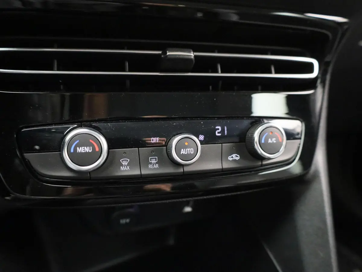 1.2 Elegance | ACHTERUITRIJCAMERA | APPLE CARPLAY - ANDROID AUTO | CLIMATE CONTROL | CRUISE CONTROL | LANE ASSIST |