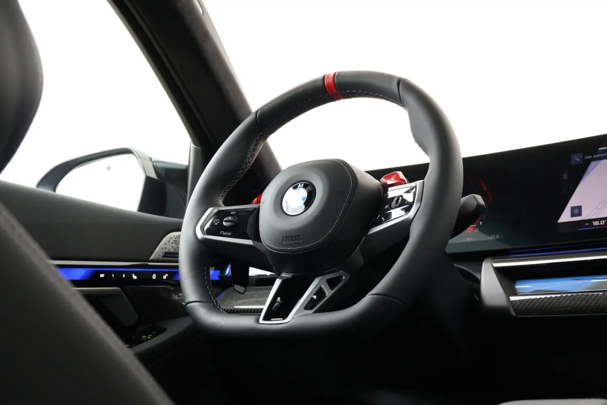 M5 M-Driverspack / Trekhaak / Panoramadak / Keramische remmen / Boewer & Wilkins / Driving assist prof. / Alu wielen 20/21 inch