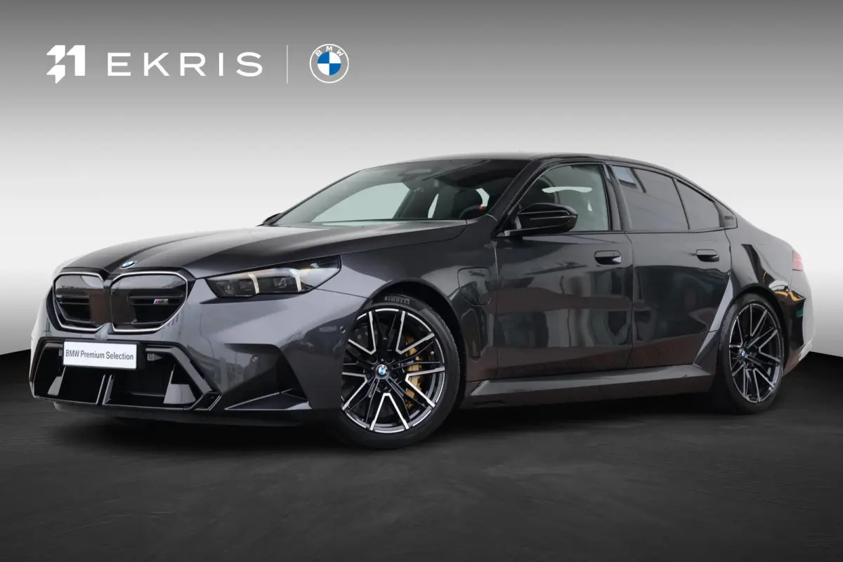 M5 M-Driverspack / Trekhaak / Panoramadak / Keramische remmen / Boewer & Wilkins / Driving assist prof. / Alu wielen 20/21 inch