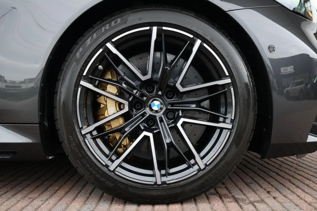M5 M-Driverspack / Trekhaak / Panoramadak / Keramische remmen / Boewer & Wilkins / Driving assist prof. / Alu wielen 20/21 inch