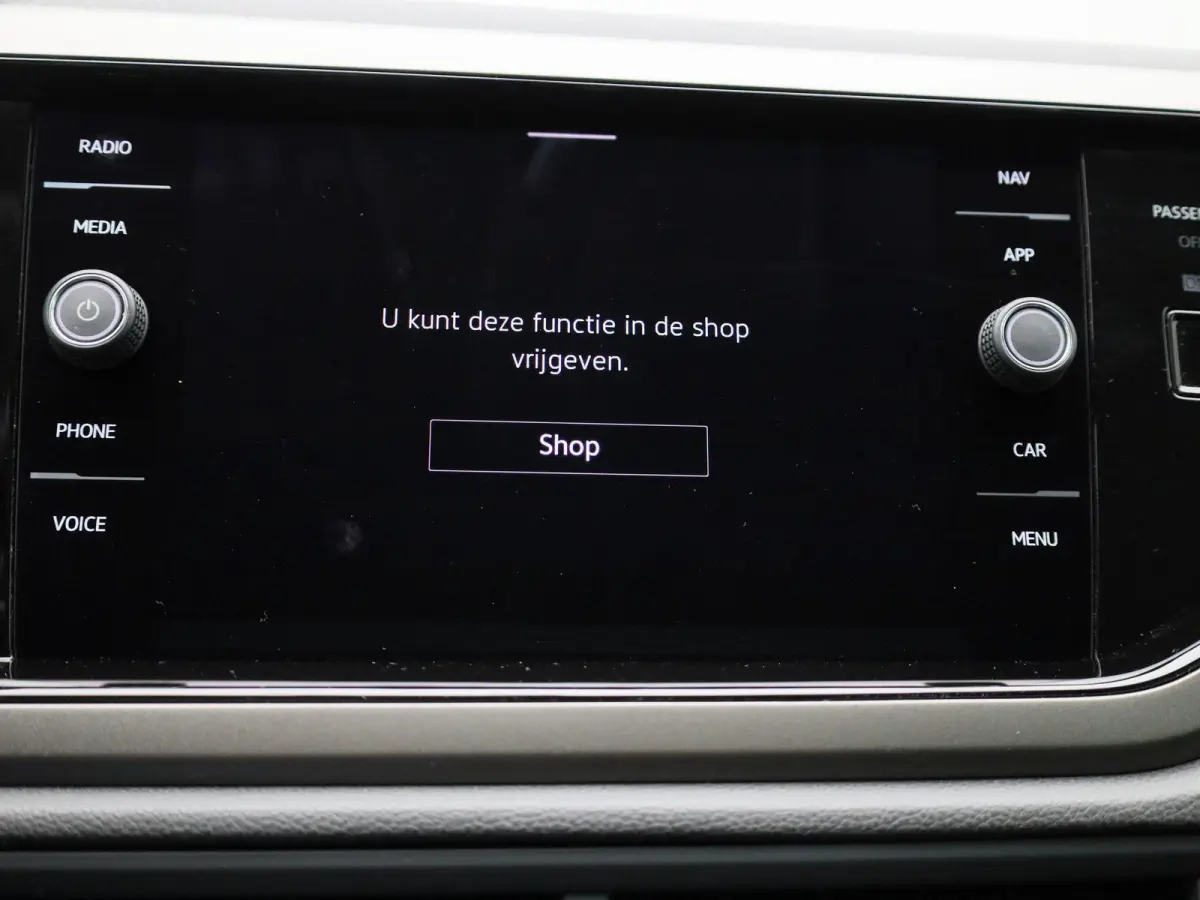 1.0 TSI R-Line Edition | AUTOMAAT | ACHTERUITRIJCAMERA | APPLE CARPLAY - ANDROID AUTO | AIRCO | ADAPTIVE CRUISE CONTROL |