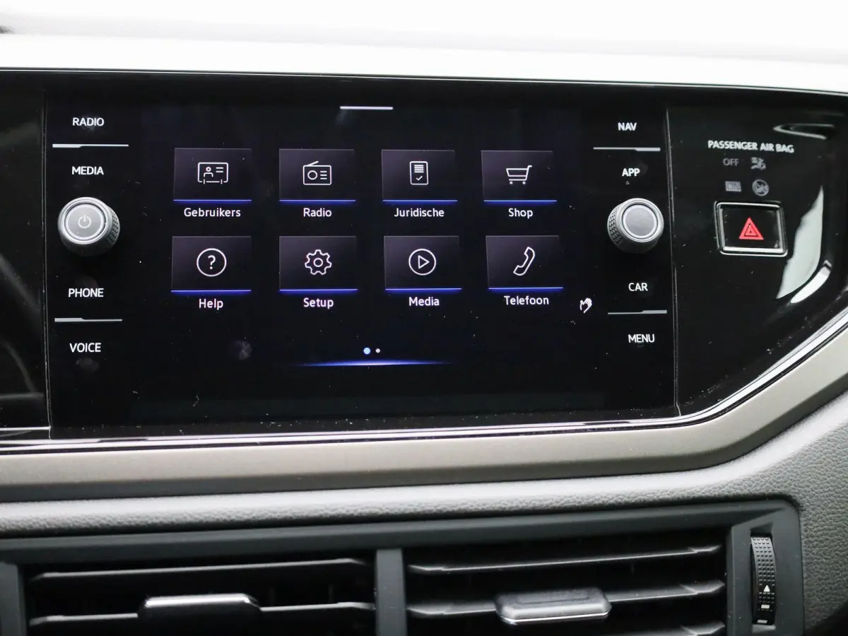 1.0 TSI R-Line Edition | AUTOMAAT | ACHTERUITRIJCAMERA | APPLE CARPLAY - ANDROID AUTO | AIRCO | ADAPTIVE CRUISE CONTROL |
