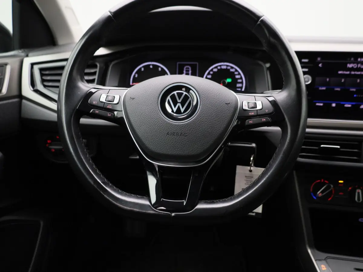 1.0 TSI R-Line Edition | AUTOMAAT | ACHTERUITRIJCAMERA | APPLE CARPLAY - ANDROID AUTO | AIRCO | ADAPTIVE CRUISE CONTROL |