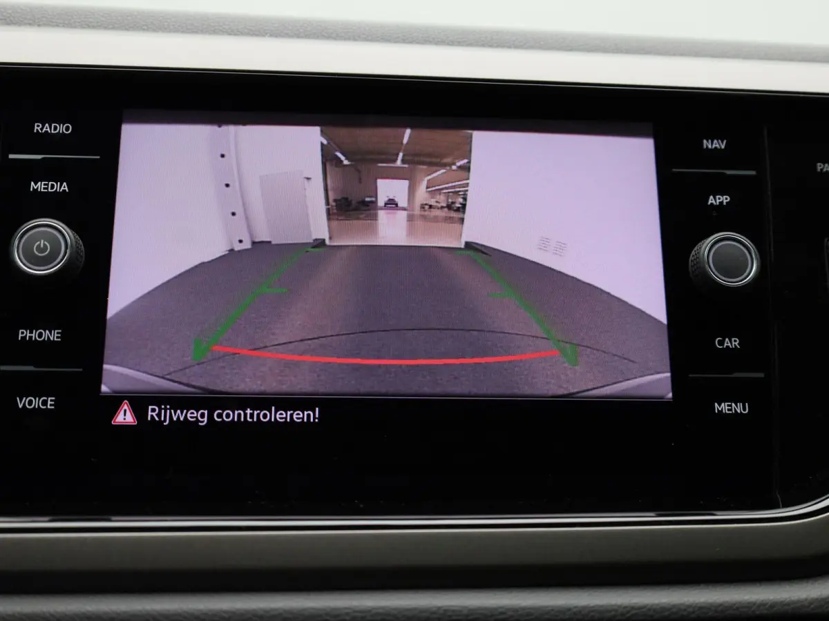 1.0 TSI R-Line Edition | AUTOMAAT | ACHTERUITRIJCAMERA | APPLE CARPLAY - ANDROID AUTO | AIRCO | ADAPTIVE CRUISE CONTROL |