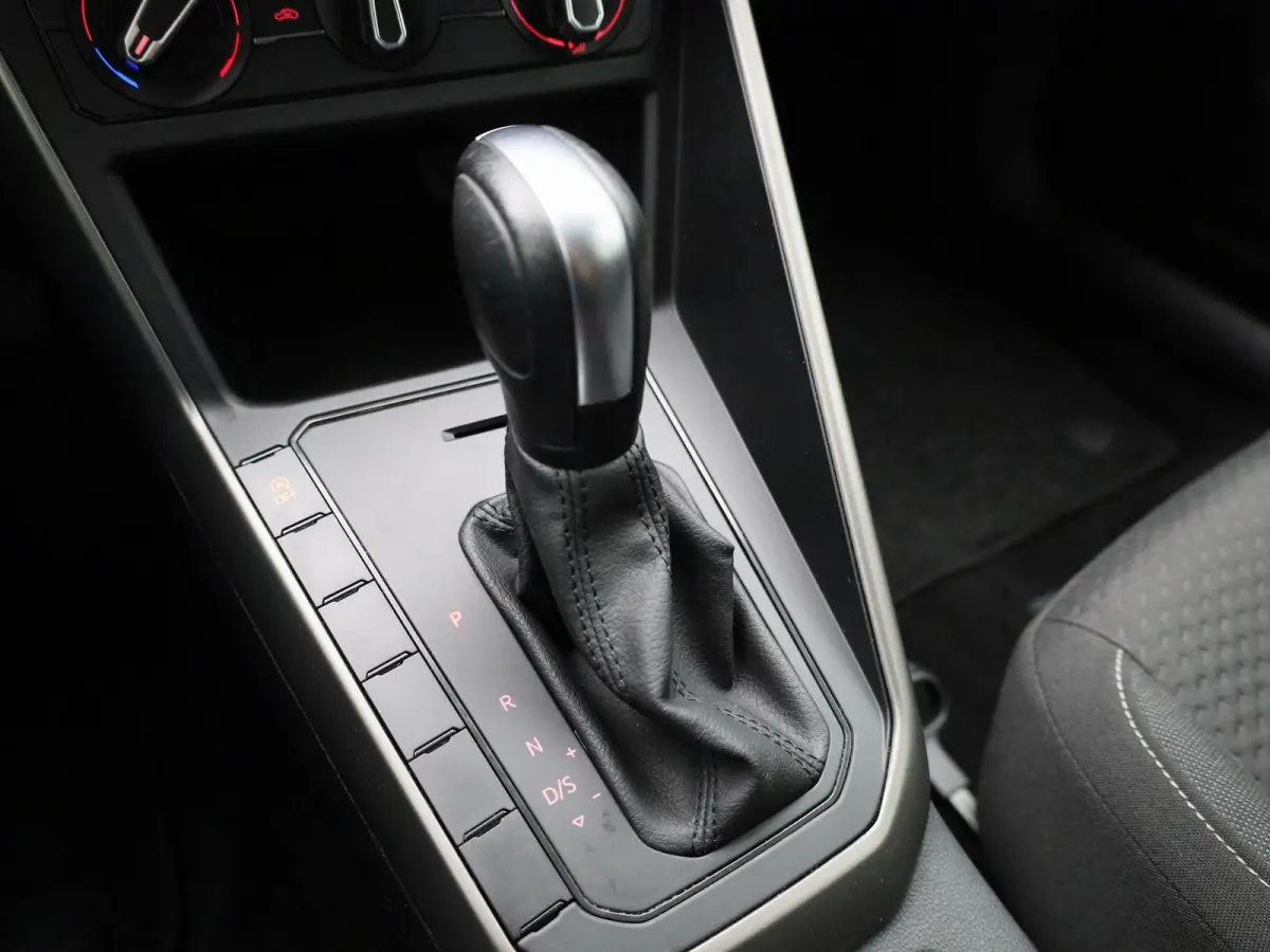 1.0 TSI R-Line Edition | AUTOMAAT | ACHTERUITRIJCAMERA | APPLE CARPLAY - ANDROID AUTO | AIRCO | ADAPTIVE CRUISE CONTROL |