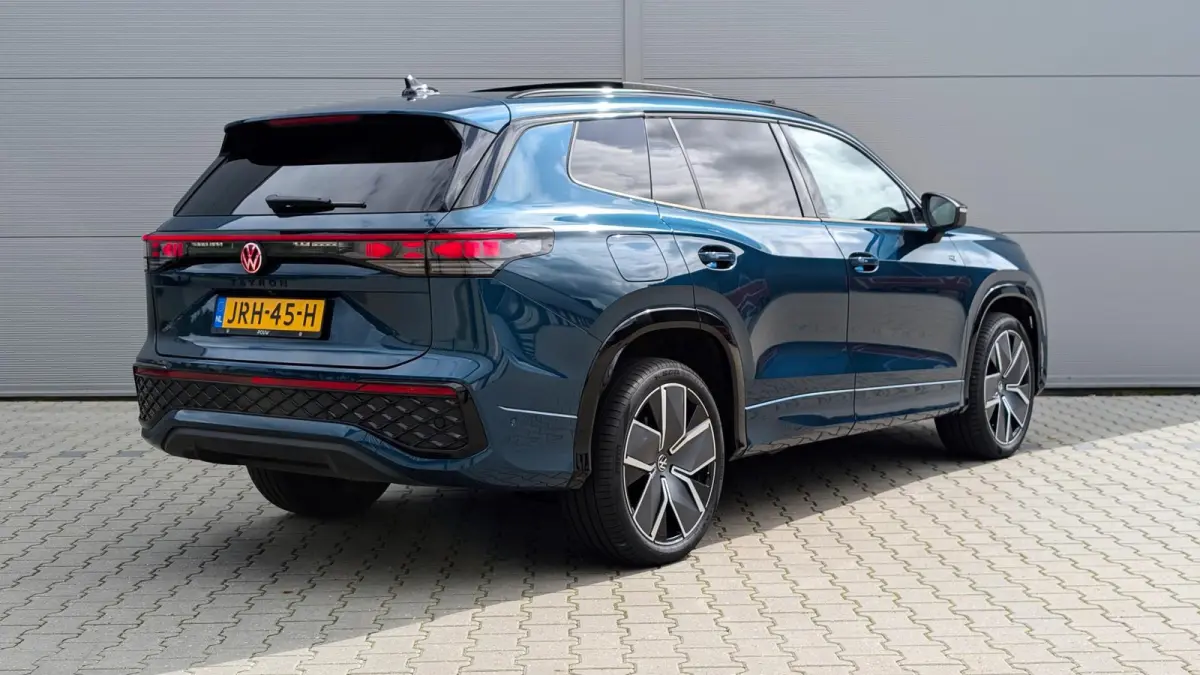 1.5 eHybrid 204pk DSG R-Line Edition | SoH 100% | Panoramadak | 360 Camera | Navigatie | Stoelverwarming | Adaptive Cruise | Carplay