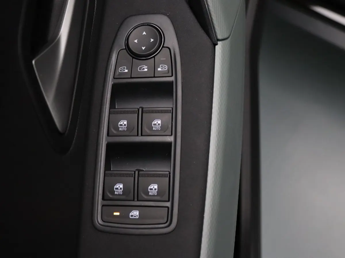 155pk hybrid extreme Apple Carplay/Android Auto | Climate