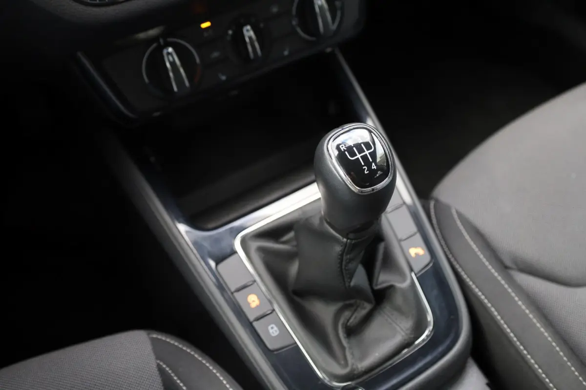 1.0 TSI 95pk Business Edition | Achteruitrijcamera | Cruise Control | Stoelverwarming