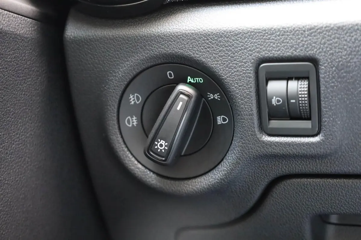1.0 TSI 95pk Business Edition | Achteruitrijcamera | Cruise Control | Stoelverwarming