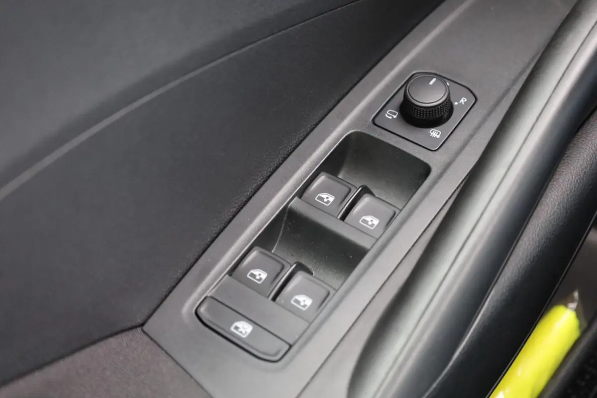 1.0 TSI 95pk Business Edition | Achteruitrijcamera | Cruise Control | Stoelverwarming