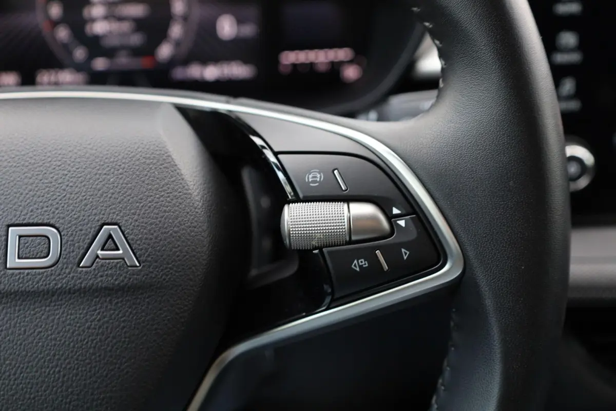 1.0 TSI 95pk Business Edition | Achteruitrijcamera | Cruise Control | Stoelverwarming