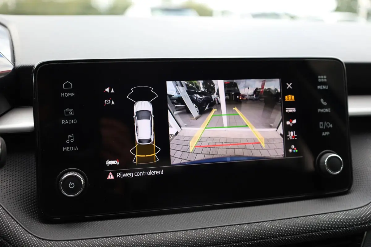 1.0 TSI 95pk Business Edition | Achteruitrijcamera | Cruise Control | Stoelverwarming